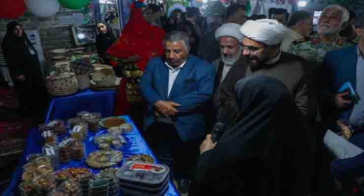 حضور حجت الاسلام و المسلمین احمد صالحی، معاون ارتباطات مردمی ریاست جمهوری، همراه با مدیر عامل بنیاد بین المللی خیریه آبشار عاطفه ها از نمایشگاه توانمندیهای شعب سراسر کشور این مجموعه اردیبهشت سال 1402