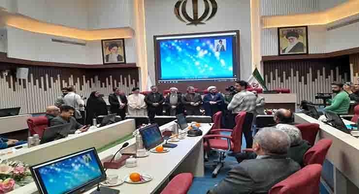 حضور حمدجواد فولاد، مدیرعامل بنیاد بین المللی خیریه آبشار عاطفه ها، در آیین اختتامیه رویداد داوطلب اجتماعی، منزلت اجتماعی استان خراسان رضوی،دی ماه سال1403